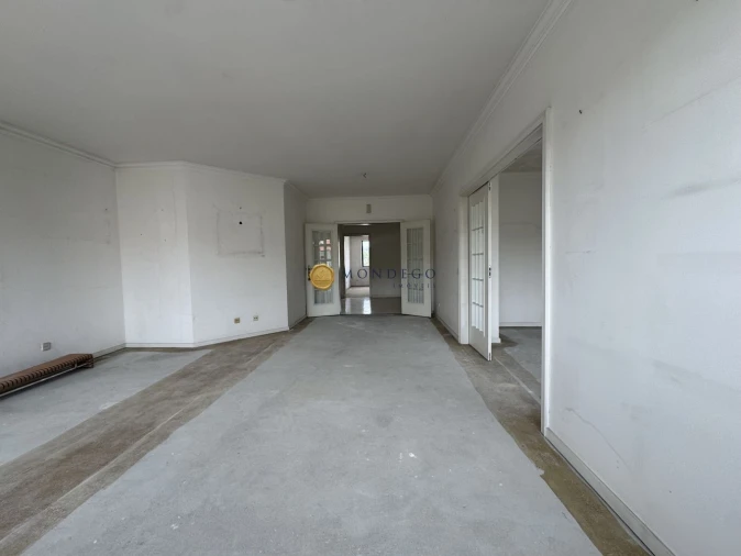 Apartamento T4 para Venda em Santo Antonio dos Olivais Foto 3