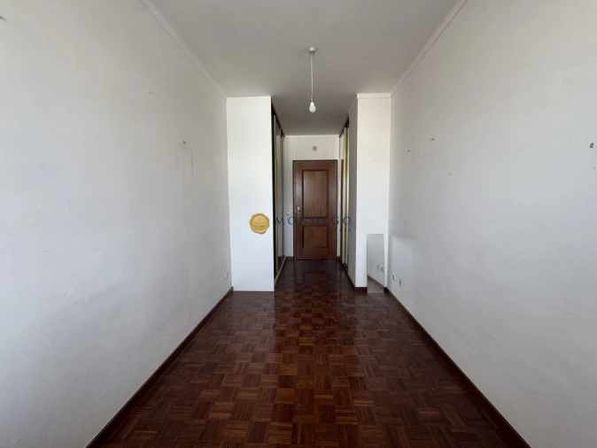 Apartamento T4 para Venda em Santo Antonio dos Olivais Foto 7