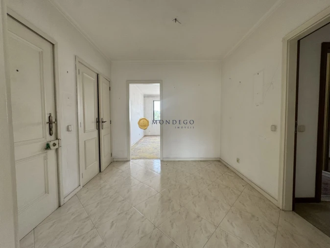 Apartamento T4 para Venda em Santo Antonio dos Olivais