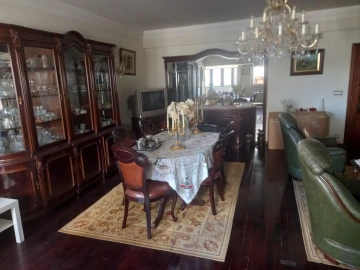 Apartamento T4 para Venda em Areeiro