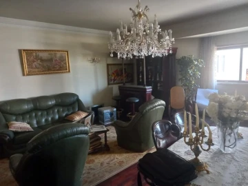 Apartamento T4 para Venda em Areeiro