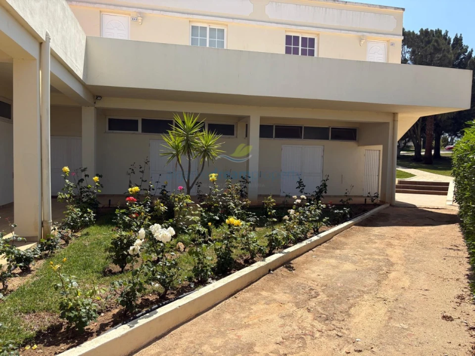 Armazém para Venda em Albufeira e Olhos de Água Foto 3