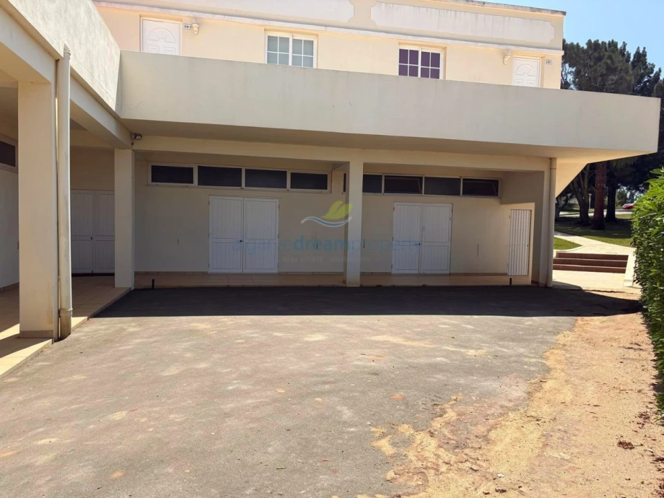 Armazém para Venda em Albufeira e Olhos de Água Foto 4