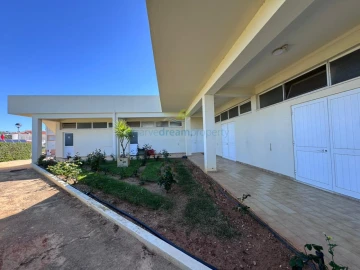 Armazém para Venda em Albufeira e Olhos de Água