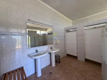 Armazém para Venda em Albufeira e Olhos de Água