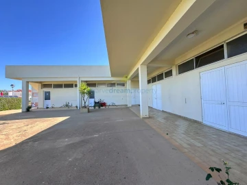Armazém para Venda em Albufeira e Olhos de Água