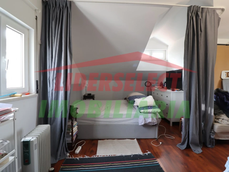 Moradia T1 para Venda em Encarnação Foto 9