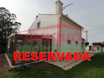 Moradia T1 para Venda em Encarnação