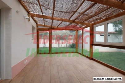 Moradia T1 para Venda em Encarnação