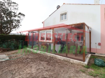 Moradia T1 para Venda em Encarnação