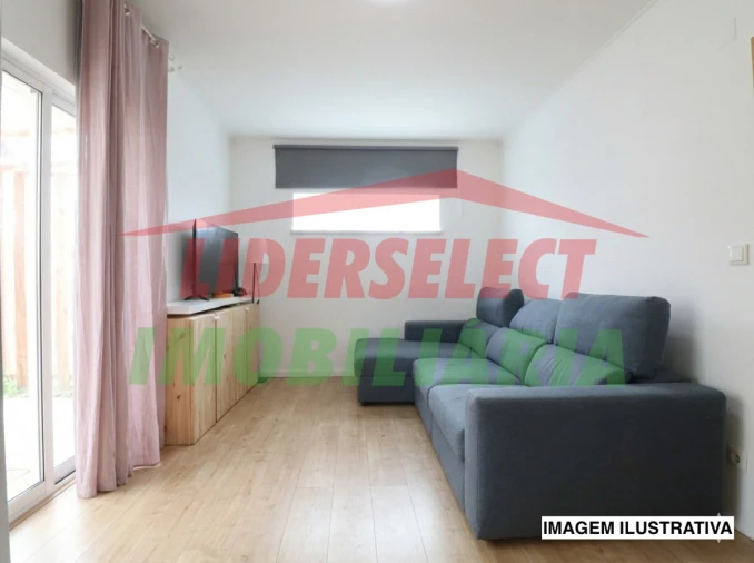 Moradia T1 para Venda em Encarnação Foto 2