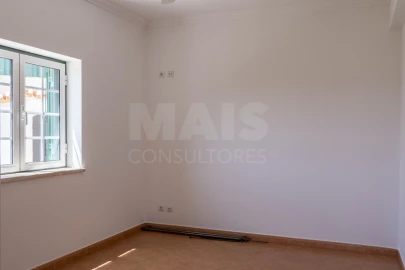 Moradia T4 para Venda em Cadaval e Pêro Moniz