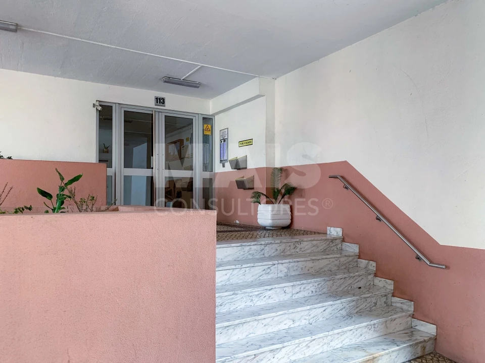 Apartamento T2 para Venda em Parque das Nações Foto 3