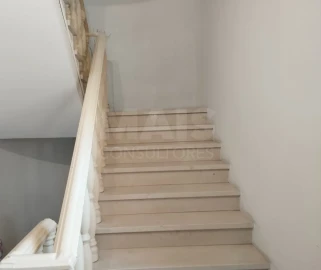 Moradia T5 para Venda em Ramada e Caneças