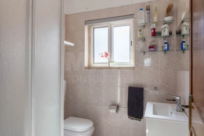 Moradia T5 para Venda em Ramada e Caneças