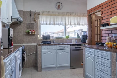 Moradia T5 para Venda em Ramada e Caneças