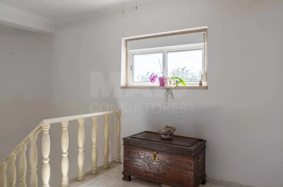 Moradia T5 para Venda em Ramada e Caneças