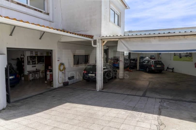 Moradia T5 para Venda em Ramada e Caneças