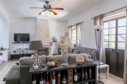 Moradia T5 para Venda em Ramada e Caneças