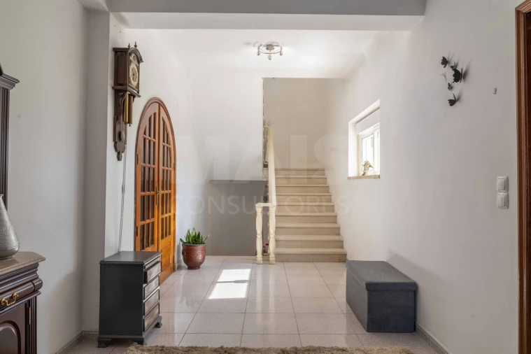 Moradia T5 para Venda em Ramada e Caneças Foto 7