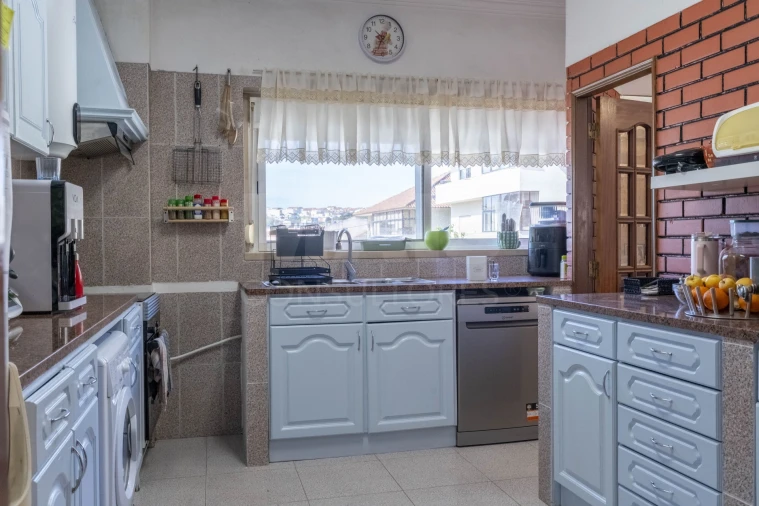 Moradia T5 para Venda em Ramada e Caneças Foto 5