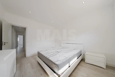 Moradia T5 para Venda em Usseira