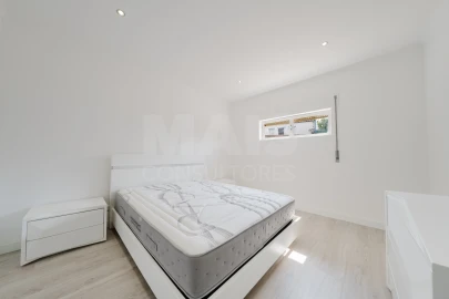 Moradia T5 para Venda em Usseira