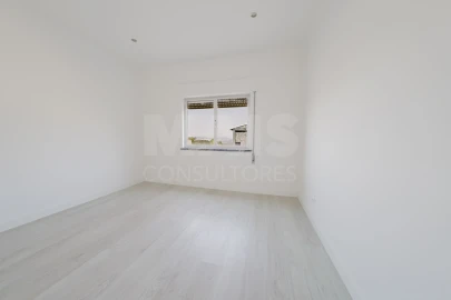 Moradia T5 para Venda em Usseira