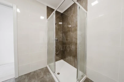 Moradia T5 para Venda em Usseira