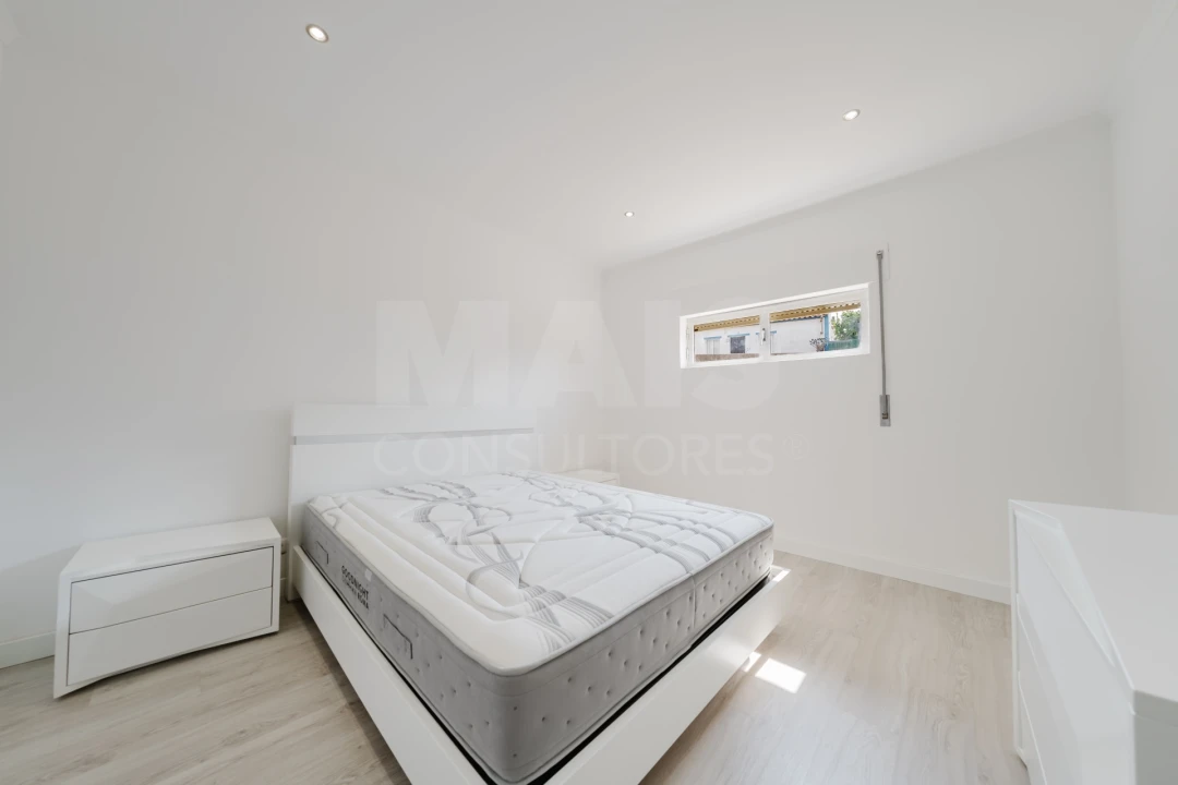 Moradia T5 para Venda em Usseira Foto 4