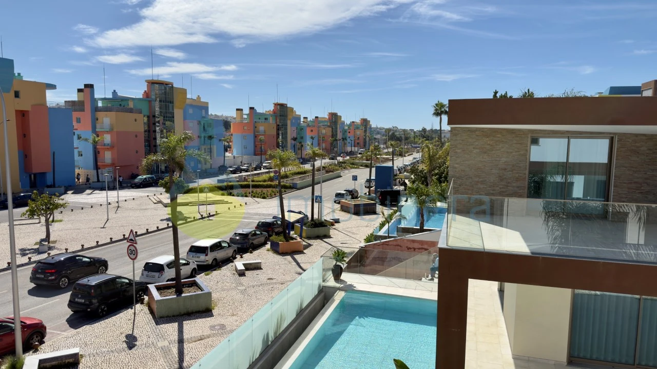 Moradia T3 para Venda em Albufeira e Olhos de Água Foto 1