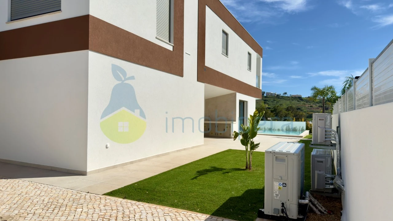 Moradia T3 para Venda em Albufeira e Olhos de Água Foto 16