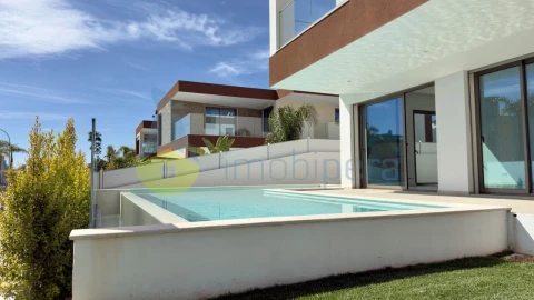 Moradia T3 para Venda em Albufeira e Olhos de Água