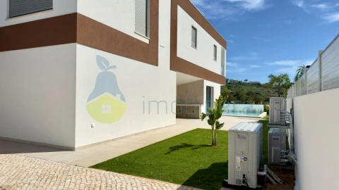 Moradia T3 para Venda em Albufeira e Olhos de Água