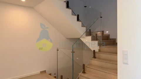 Moradia T3 para Venda em Albufeira e Olhos de Água