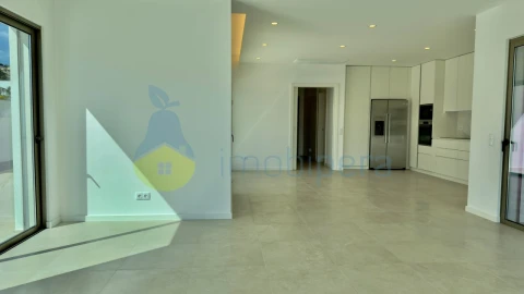 Moradia T3 para Venda em Albufeira e Olhos de Água