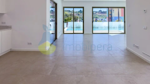 Moradia T3 para Venda em Albufeira e Olhos de Água