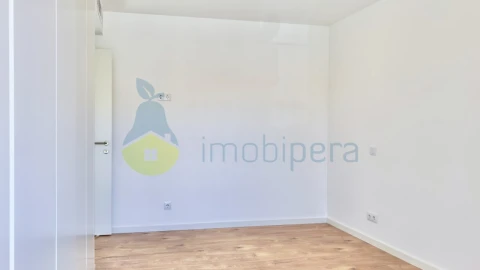 Moradia T3 para Venda em Albufeira e Olhos de Água