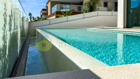 Moradia T3 para Venda em Albufeira e Olhos de Água