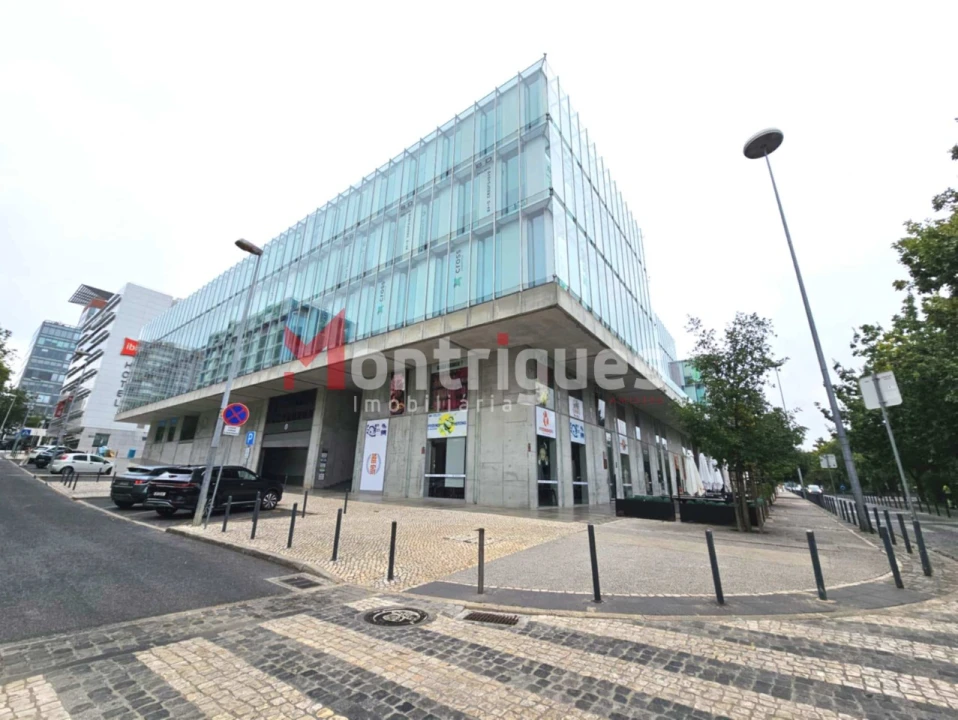 Loja para Arrendamento em Parque das Nações Foto 3