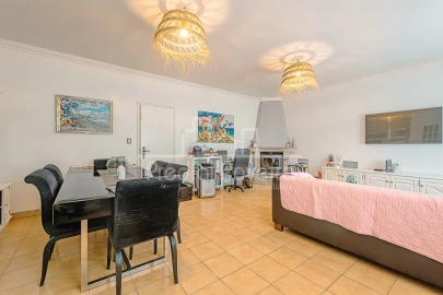 Moradia T6 para Venda em Estela