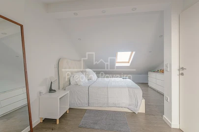 Moradia T6 para Venda em Estela