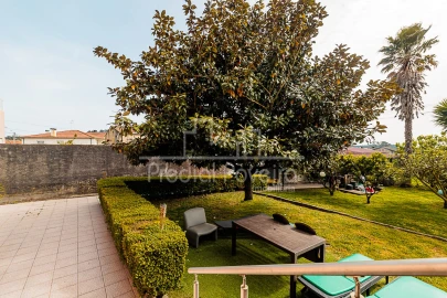 Moradia T6 para Venda em Estela