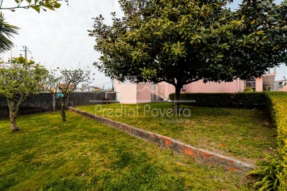 Moradia T6 para Venda em Estela