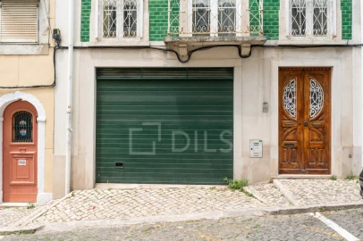 Moradia T6 para Venda em Santo António