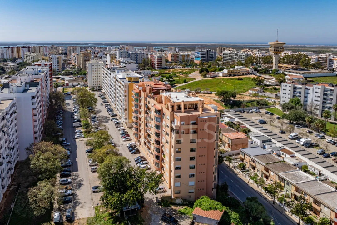 Apartamento T5 para Venda em Faro (Sé e São Pedro) Foto 9