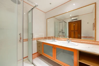 Apartamento T5 para Venda em Faro (Sé e São Pedro)