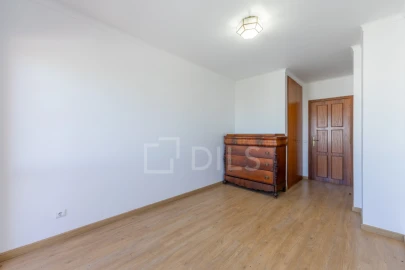 Apartamento T5 para Venda em Faro (Sé e São Pedro)