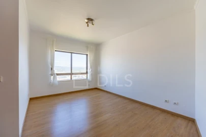 Apartamento T5 para Venda em Faro (Sé e São Pedro)