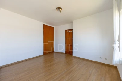 Apartamento T5 para Venda em Faro (Sé e São Pedro)